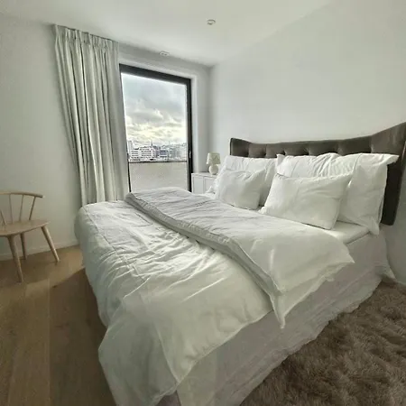 New In City With Sea View Apartment